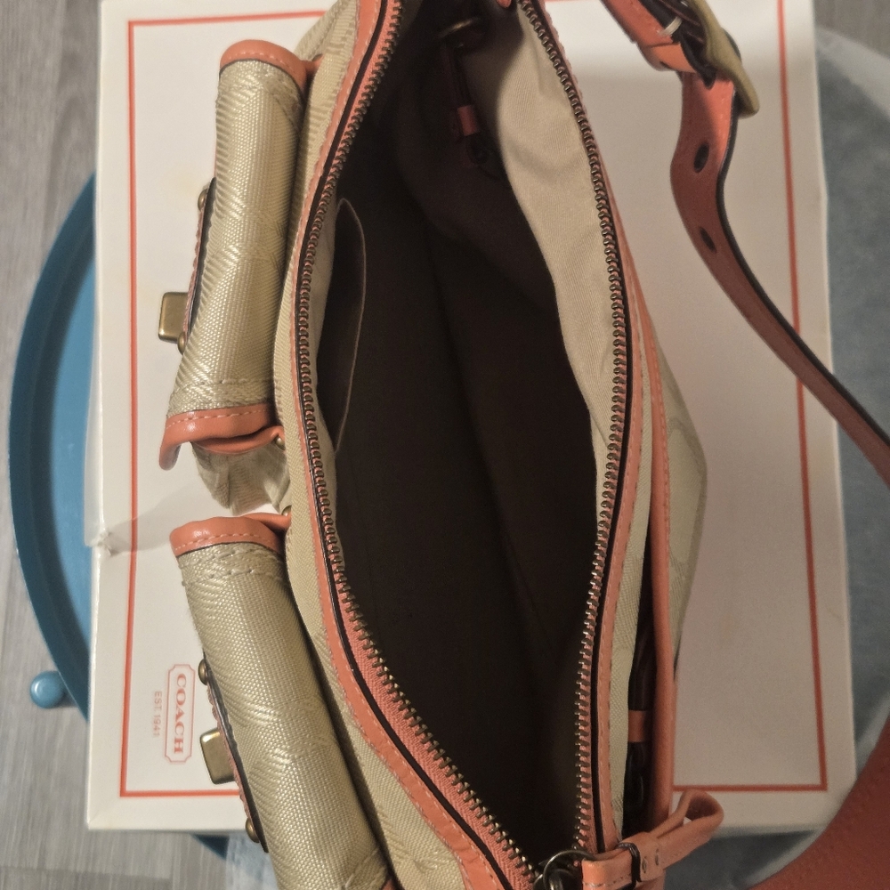 Coach Legacy Double Turnlock Soulderbag Tan Canvas With Coral Leather - Picture 14 of 17